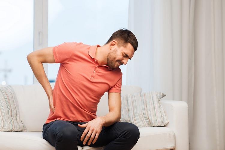 Causas e tratamentos para dores nas costas 