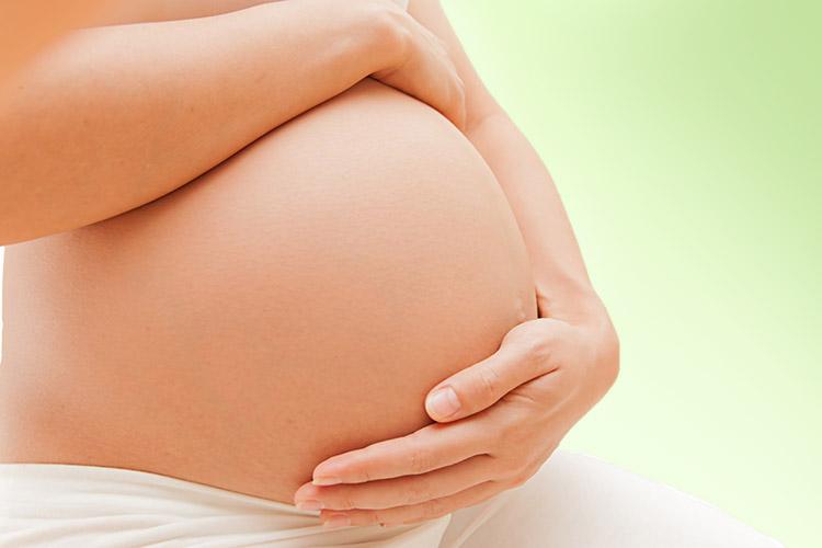 Vídeo emocionante mostra como são os 9 meses do bebê na barriga da mãe 