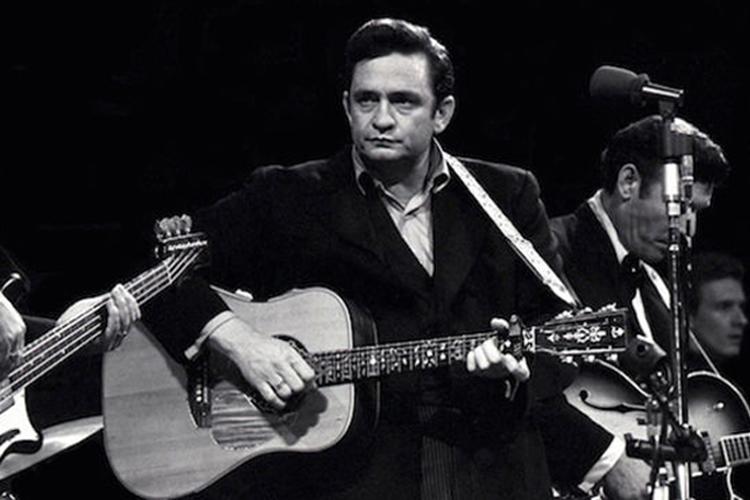 História do Rock: Johnny Cash, do country ao blues e à eternidade 