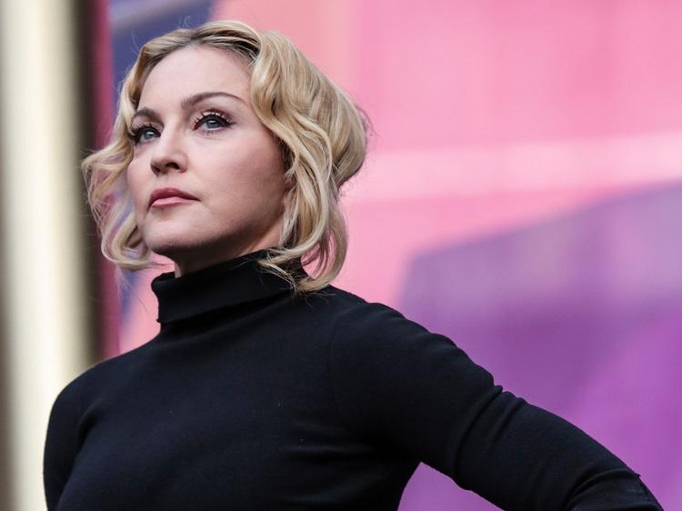 Madonna mostra depilação em área íntima para apoiar movimento anti-Trump 