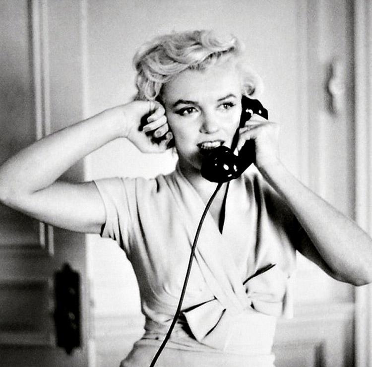 Mesmo muitos anos após sua morte, não se sabe ao certo se Marilyn foi assassinada ou cometeu suicídio. O caso ainda é muito suspeito!