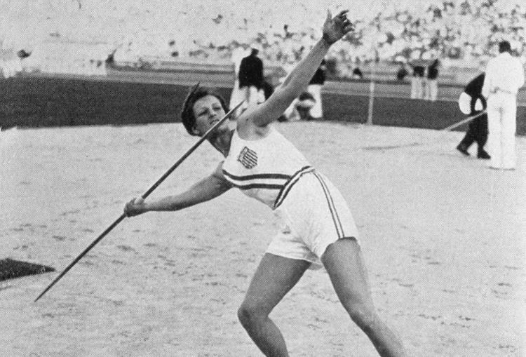 As olimpíadas de 1932 foram disputadas em Los Angeles, nos EUA. Os 37 países inscritos na competição foram representados por 1.332 atletas.VEJA TAMBÉM