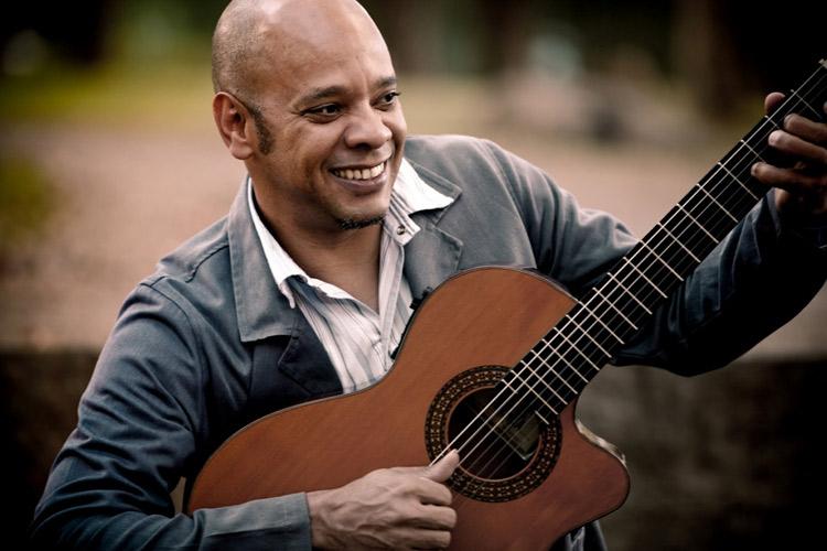 O cantor de MPB Vander Lee faleceu na manhã dessa sexta-feira (05), em Minas Gerais, em decorrência de um ataque cardíaco. Entenda: