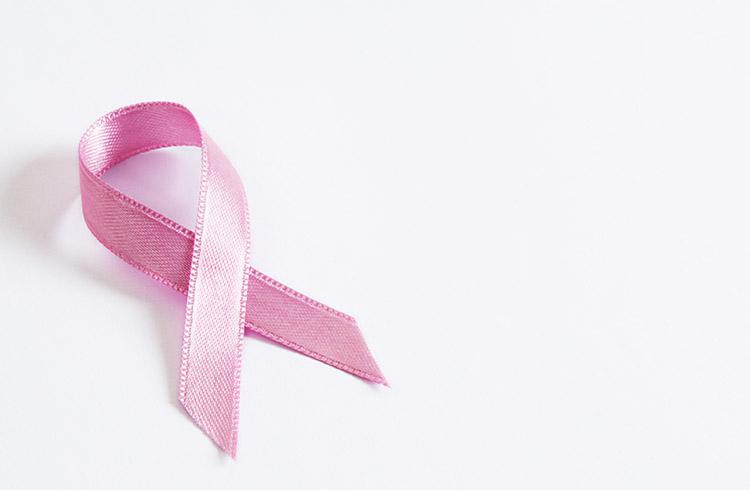 O câncer de mama é um dos mais recorrentes entre as mulheres e algumas mulheres poderiam não passar pela quimio para tratá-lo.