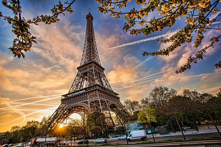 A Torre Eiffel é um símbolo da cidade de Paris, na França. Mas o que você sabe sobre ela? Conheça sua origem e história com 4 perguntas e respostas!