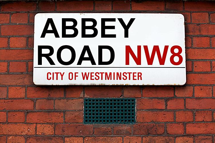 Abbey Road: veja ao vivo o que acontece na rua mais icônica de Londres 