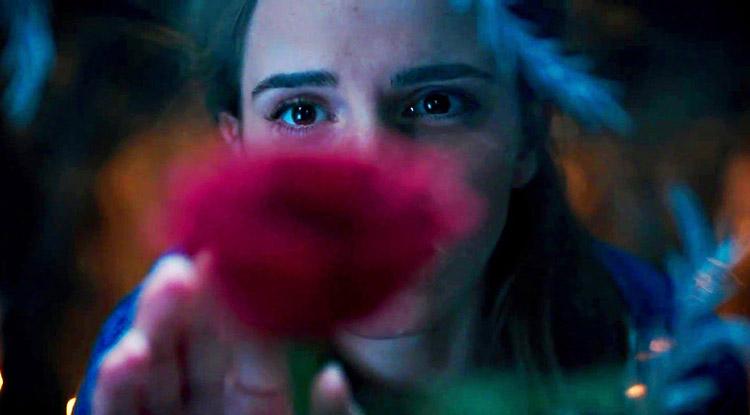 Confira o vídeo divulgado ontem dos bastidores e atores do novo filme de A Bela e a Fera em live-action, com Emma Watson e Dan Stevens