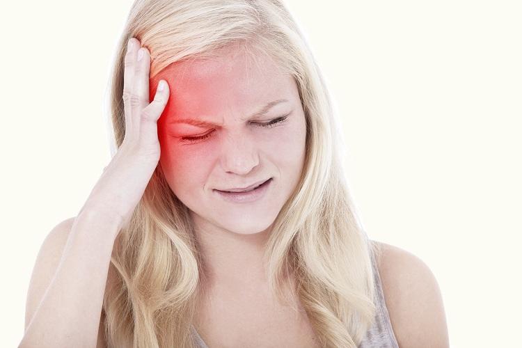 Os sintomas do AVC podem ser confundidos com outros problemas, como uma forte dor de cabeça sem motivos sérios. Por isso, é importante ficar atenta!