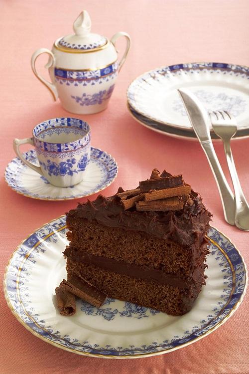 O bolo de ganache é a escolha certa quando o objetivo é reunir os amigos e festejar! Fácil de fazer e muito saboroso, o bolo irá conquistar a todos!