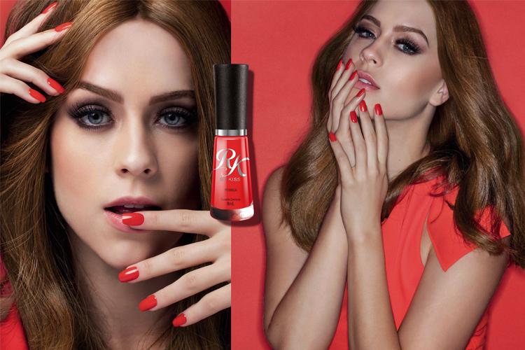 Atriz, modelo e cantora Sophia Abrahão estrela a campanha de lançamento da primeira linha de esmaltes da RK by Kiss, que vem inovando seu portfólio