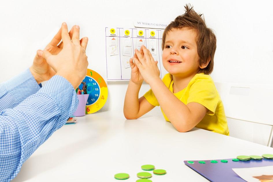Conheça as psicoterapias mais indicadas para crianças com autismo 