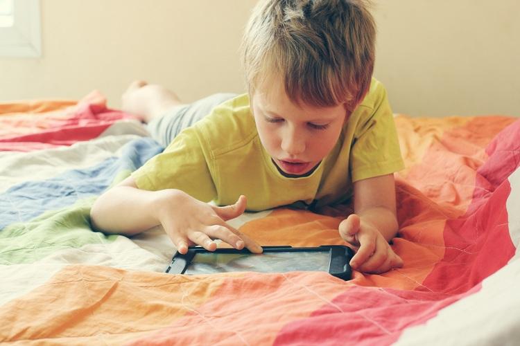 Jogos eletrônicos fazem bem ao cérebro das crianças? 