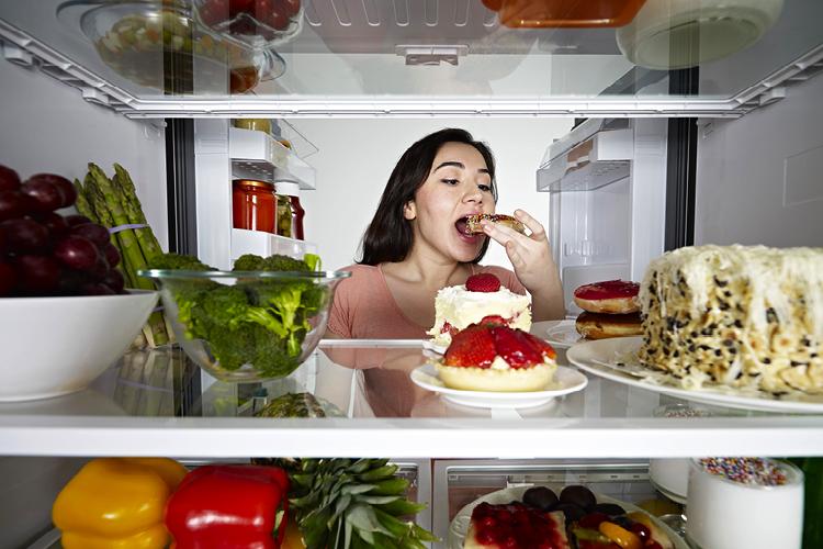 A compulsão alimentar é um distúrbio que impede o emagrecimento e traz complicações ao organismo. Identifique o seu tipo de apetite e perca peso com saúde