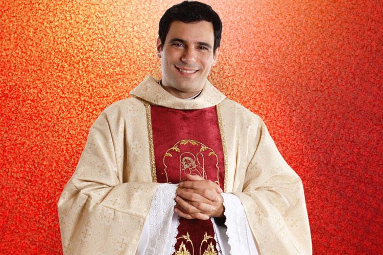 Para ser agraciada pelas mensagens de Padre Juarez de Castro, limpe seu coração e sua mente, leia atentamente as mensagens do sacerdote e mude a sua vida!