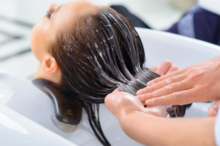 Tudo sobre shampoos: mitos e verdades revelados! 