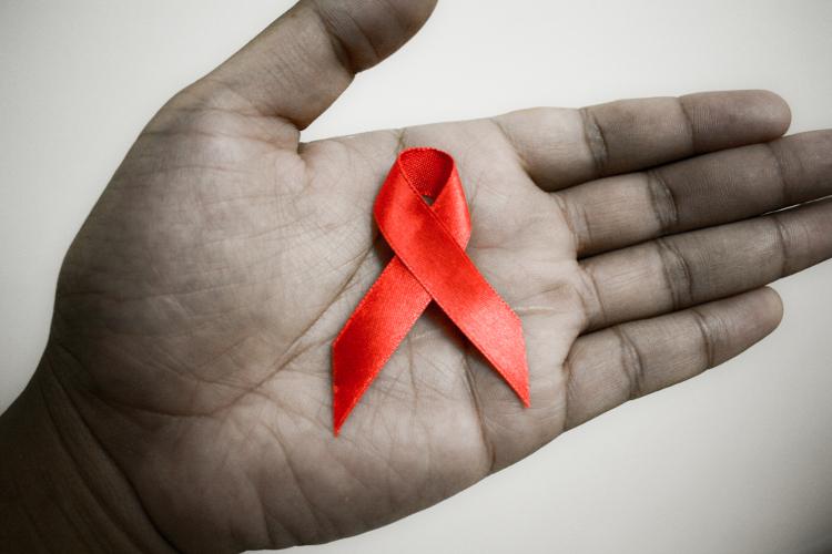 Tratamento para portadores de HIV e Aids é ampliado pelo SUS 
