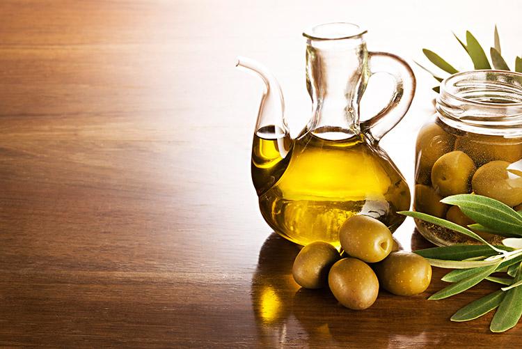 Mal conheciam os seus benefícios para a saúde e já na Grécia Antiga era chamado de “óleo dos deuses”. Veja as vantagens do azeite para sua saúde!