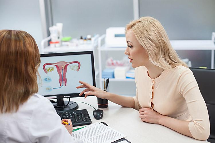 Histeroscopia é um exames que visa valiar patologias da camada interna do útero (endométrio). Confira quando ele deve ser feito e quando!
