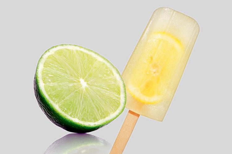 A temperatura subiu de vez! Para emagrecer com saúde e ainda se refrescar nesse calor aposte no picolé de limão com gengibre!