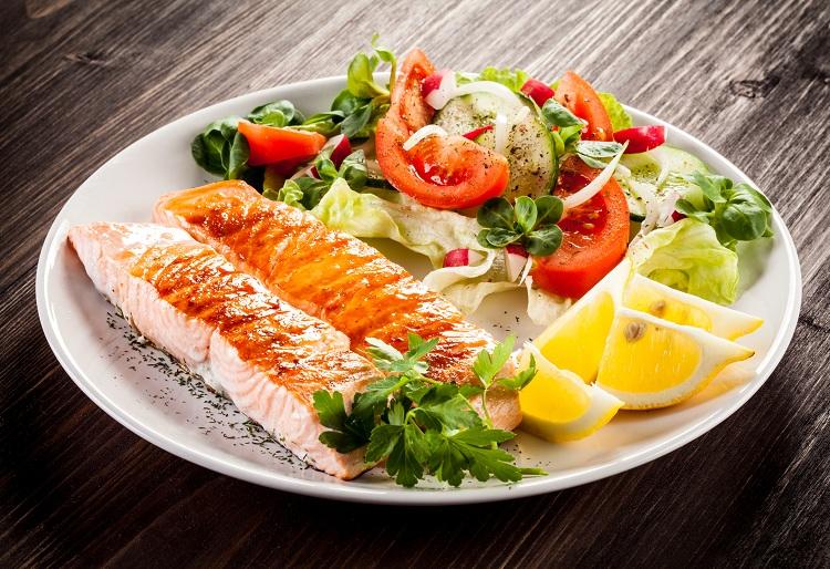 Alimentação saudável é segredo para prevenir colesterol, triglicérides e diabetes 