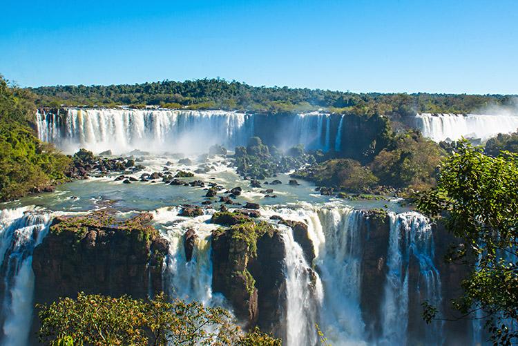 Foz do Iguaçu: confira as belas quedas d’água e atrações imperdíveis! 