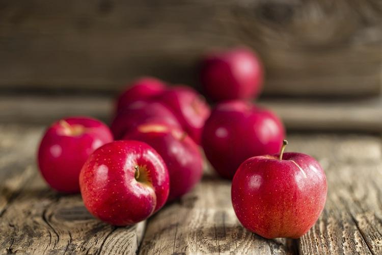 Você sabia que a maçã possui propriedades importantíssimas para nossa memória? Descubra mais sobre essa fruta e a necessidade de consumi-la diariamente.