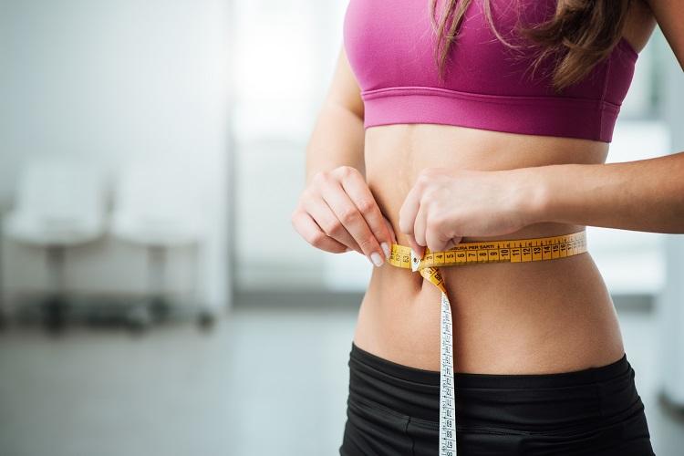 Descubra quais os riscos de perder peso rapidamente 