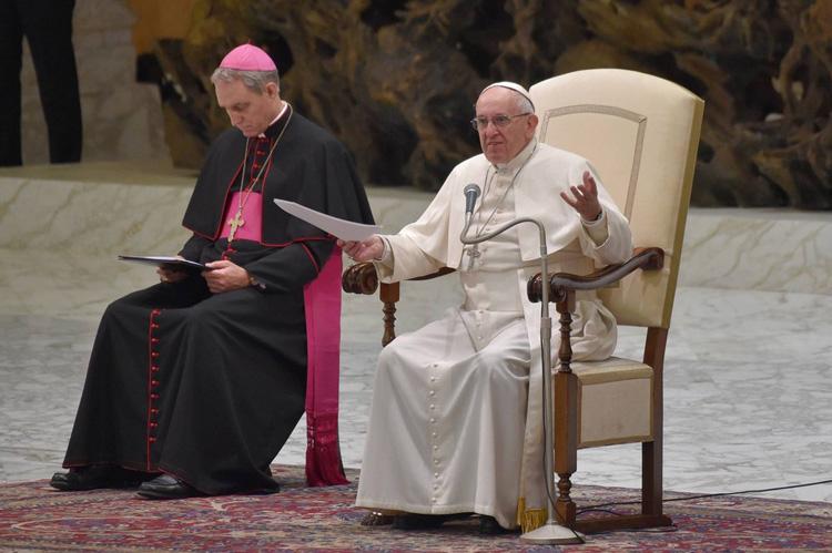 O Papa Francisco rezou nesta quarta pela tragédia da queda do avião com o time da Chapecoense. Saiba tudo e veja três orações para pedir intercessão.