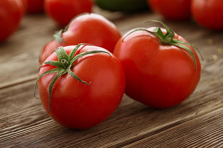 Você sabia que o tomate verde não é uma opção tão boa? E que ele não deve ser consumido com vinagre ou limão? Não? Então saiba tudo nessa matéria!