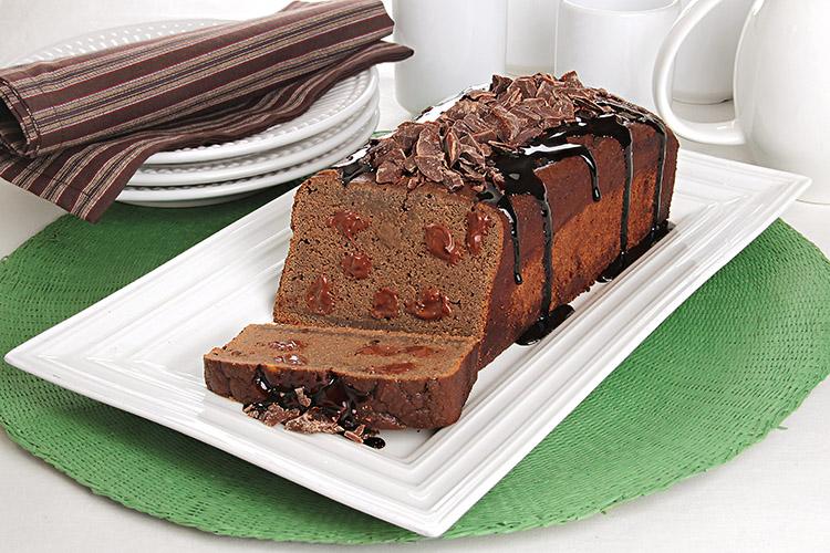 Você não vai acreditar que esse bolo de chocolate não usa farinha de trigo.Ele é sem glúten, com grão-de-bico no lugar da farinha. Delicioso, experimente!