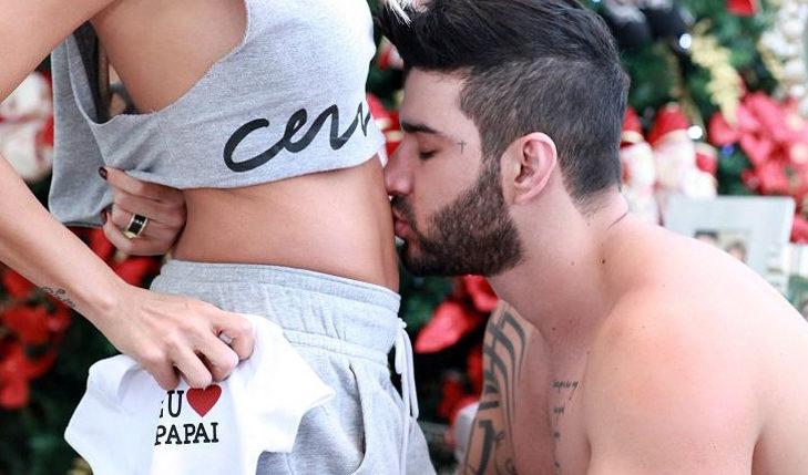 Gusttavo Lima compartilhou o vídeo no Instagram e dá pra ver direitinho o bebê se mexendo na barriga de Andressa Suita, esposa do cantor
