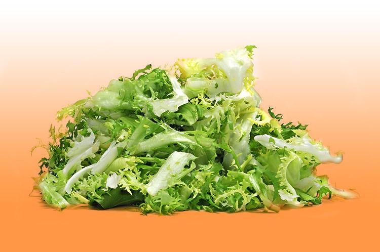 A escarola é considerada uma das verduras mais ricas nutricionalmente e saborosas, podendo estar presente em sopas, refogados e na salada diária