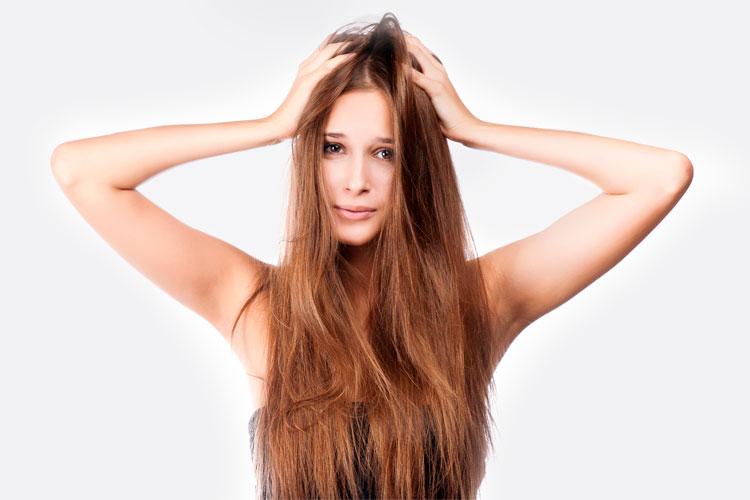 Fios secos? Veja 10 dicas de como deixar o cabelo com hidratação em dia! 