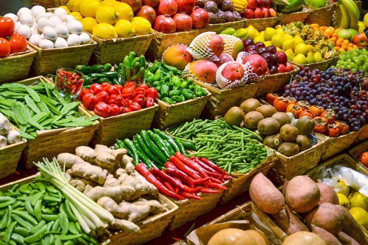 Nem todo alimento que parece saudável é realmente saudável. A Anvisa publicou uma lista de produtos com maior grau de contaminação por agrotóxico. Confira!