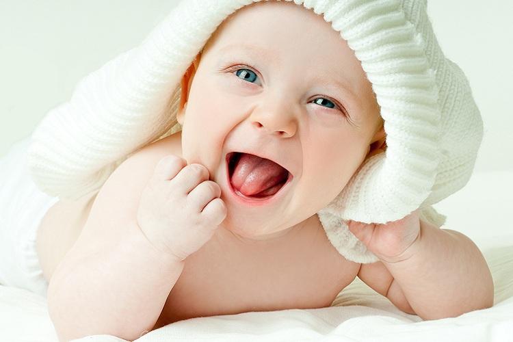 Risada de bebê: os pequenos conseguem compreender o humor? 