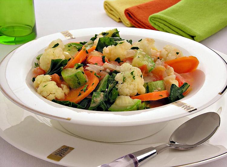 O bobó de vegetais é delicioso e com certeza vai agradar à todos na hora da refeição! Faça para a família e para os amigos!