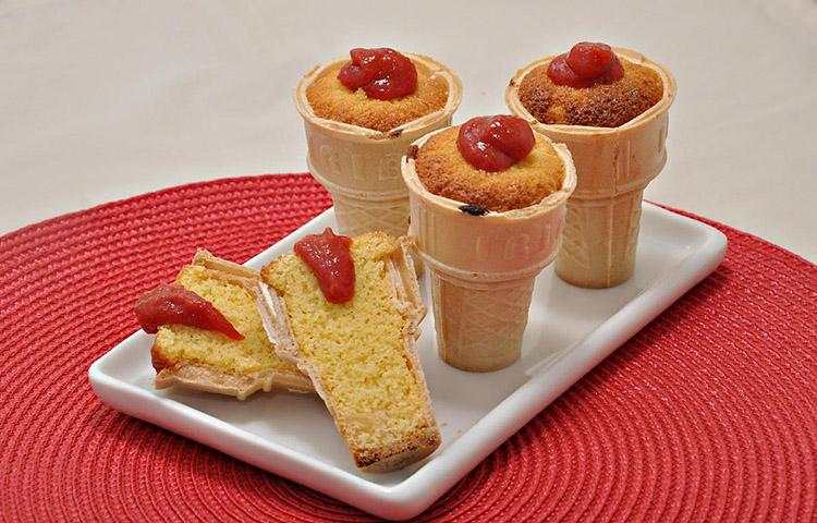 O bolo de fubá na casquinha é uma forma diferente de servir os convidados e é ideal para as comemorações. Além disso, é superfácil de fazer. Veja a receita!