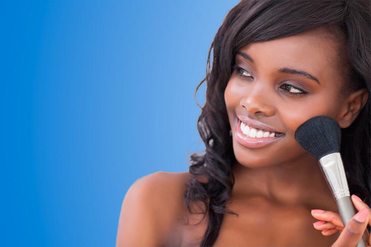 Aprenda a escolher a cor de blush ideal para o seu tom de pele! 