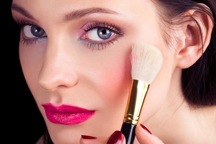 Confira algumas dicas de maquiagem para realçar a beleza de cada signo. Aprenda a destacar os seus pontos fortes e fique linda!