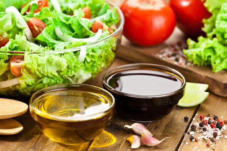 Confira os ingredientes magrinhos e nutritivos que vão dar tempero à sua salada 