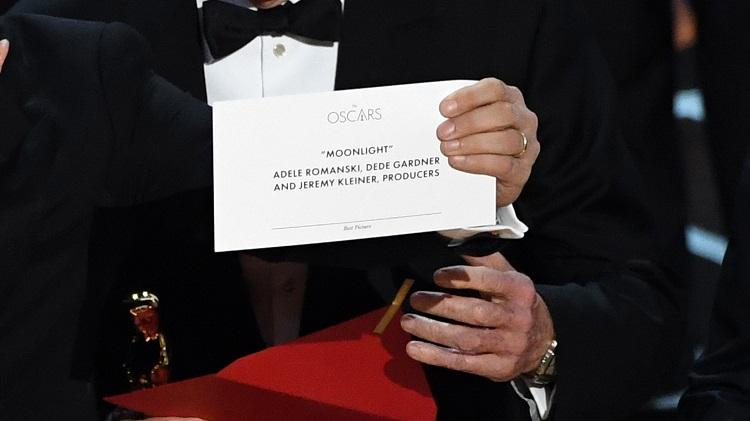 La La Land ganhou em 6 categorias das 14 indicadas; Moonlight: Sob a Luz do Luar venceu como Melhor Filme na 89ª premiação do Oscar 2017