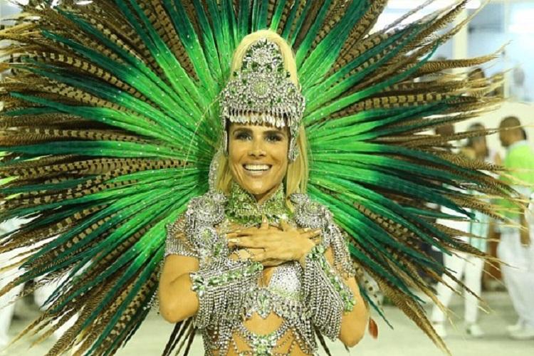 Musa da Mocidade, Wanessa Camargo vibra com desfile na Sapucaí 