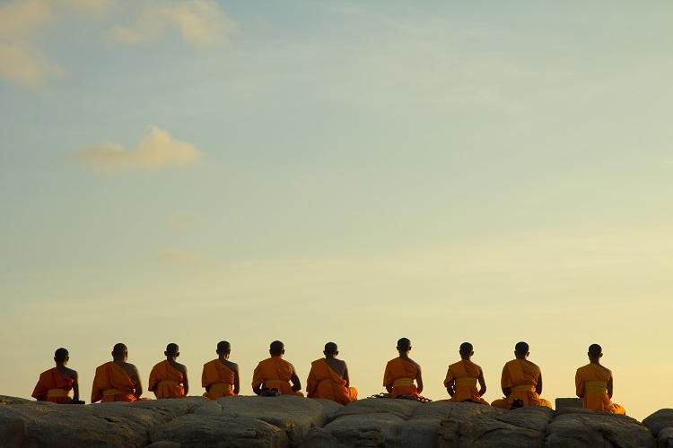 Para se tornar um monge budista, são necessárias muitas reflexões e orações. Saiba como ocorre a cerimônia de ordenação, que define o futuro monástico
