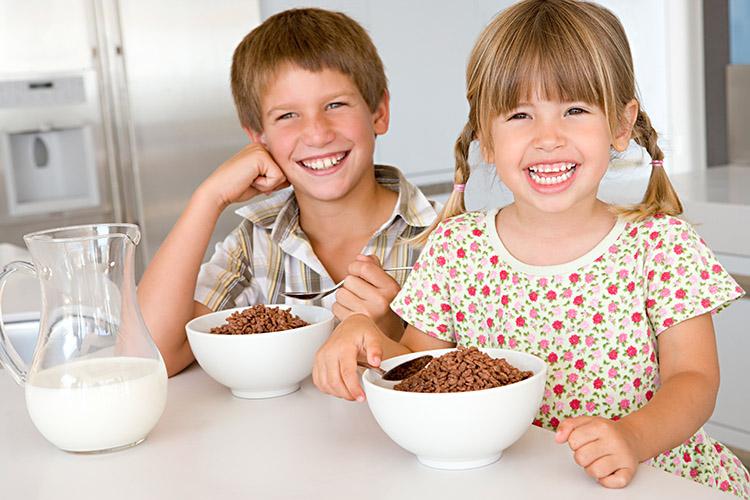 Consumir fibras na infância não só proporciona uma alimentação completa em nutrientes como colabora com bons hábitos para desenvolver no futuro