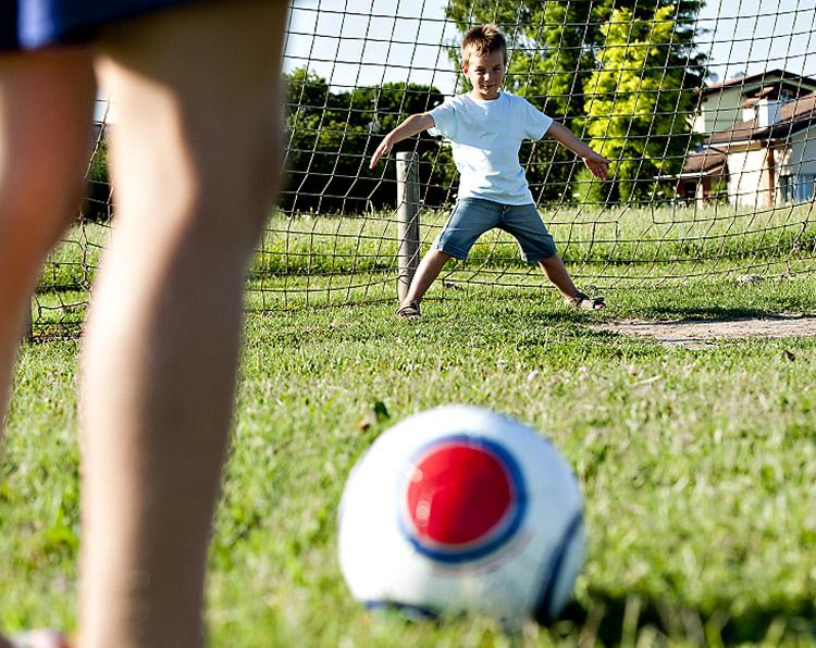 Jogos ao ar livre contribuem positivamente para a saúde das crianças 