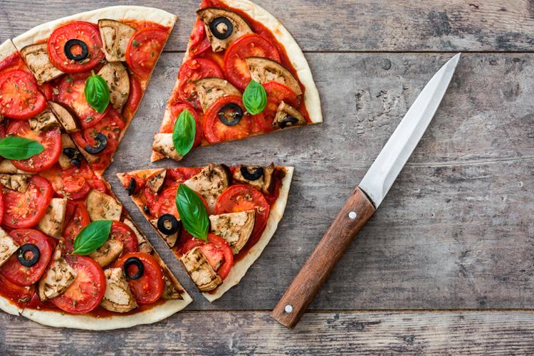 Comer fora: como aproveitar restaurantes sem sair da dieta 