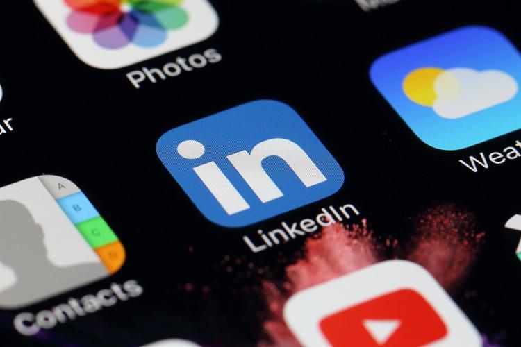 Aproveite o app da rede social que conecta profissionais e recrutadores de empresas. Confira nossas dicas e baixe o LinkedIn em seu dispositivo iOS!