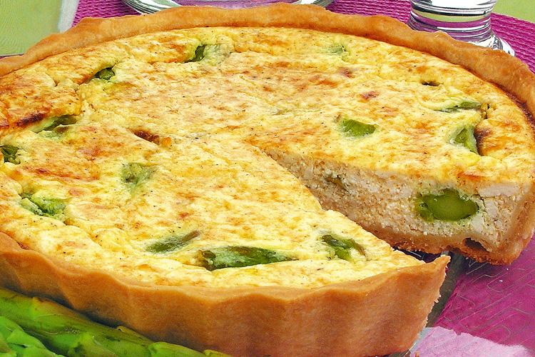 A torta de aspargo com ricota é uma opção saborosa e saudável para toda a família, faça a receita e prepare-se para ouvir elogios