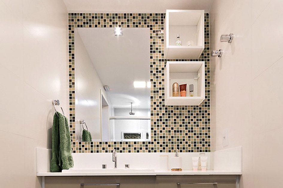 Organizar banheiros pequenos não é uma tarefa fácil, principalmente quando se busca personalidade na decoração. Por isso, os nichos podem ser uma boa opção.