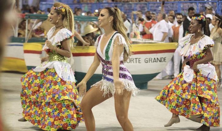 Os famosos no Desfile das Campeãs do Rio de Janeiro 